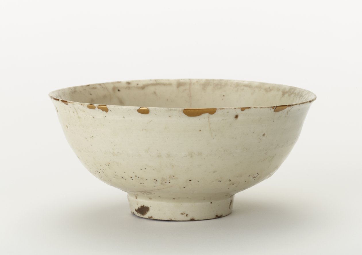 Tigela de chá (koraijawan), final do século 16 ao início do século 17 (porcelana com esmalte transparente, reparos em laca dourada) de Korean School