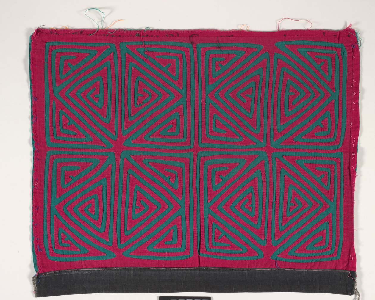 Painel de Camisa (mola), c.1950 (algodão aplicado) de Kuna Indian Culture
