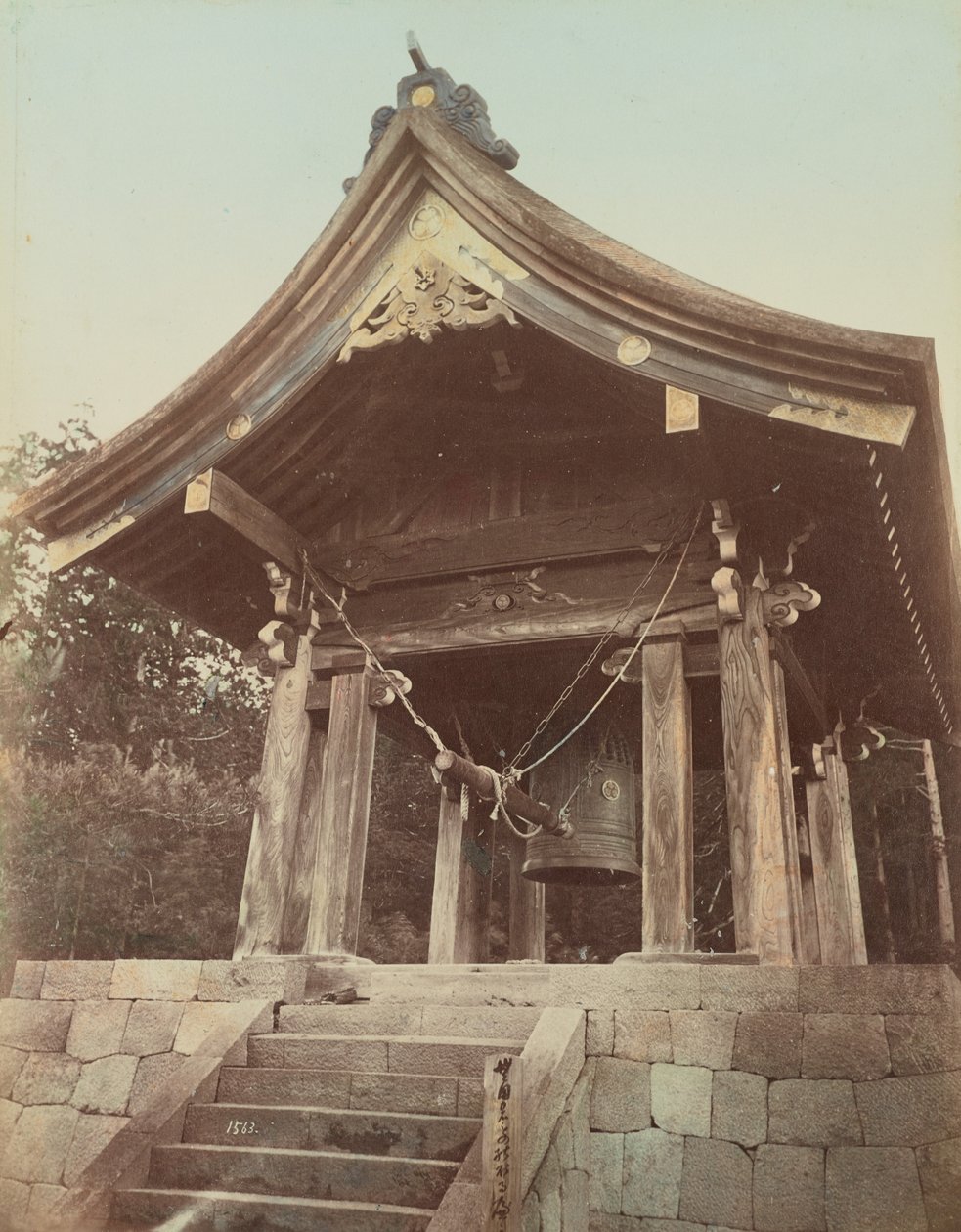 Sambutsude Bell, Nikko de Kusakabe Kimbei