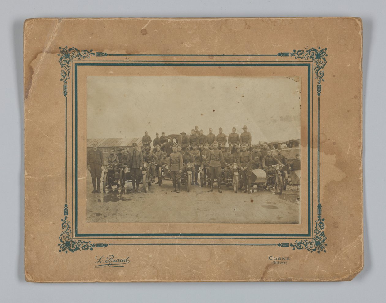 Fotografia das Forças Expedicionárias Americanas integradas na França, 1917-1919. de L. Biaud