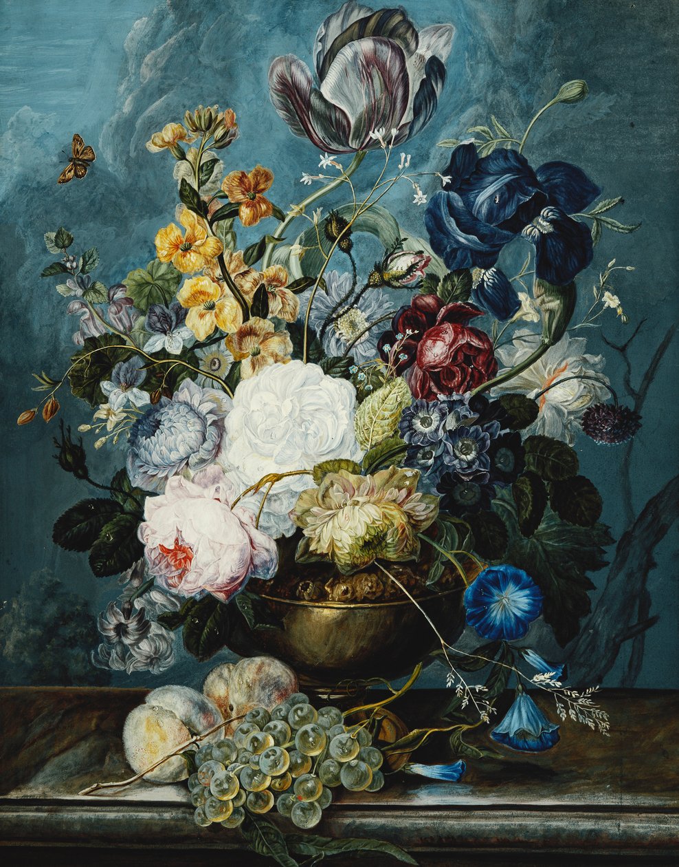 Rosas, uma tulipa, uma íris, dálias, lamium, miosótis, convólvulo, aurícula e delfínios em um vaso com uvas e pêssegos em uma borda de pedra, de Ladislaus Tumal