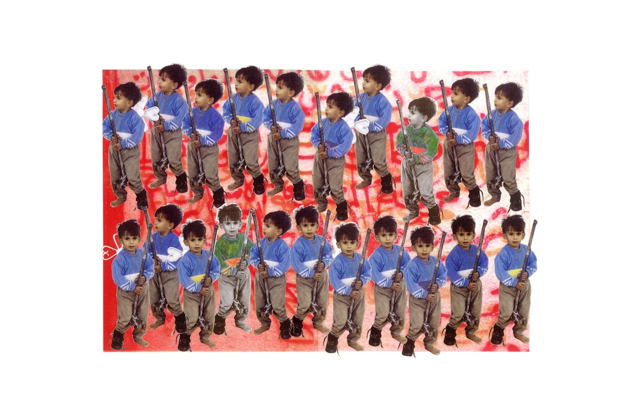 Boy Soldiers, 2005-06 (colagem e acetato sobre papel) de Laila Shawa