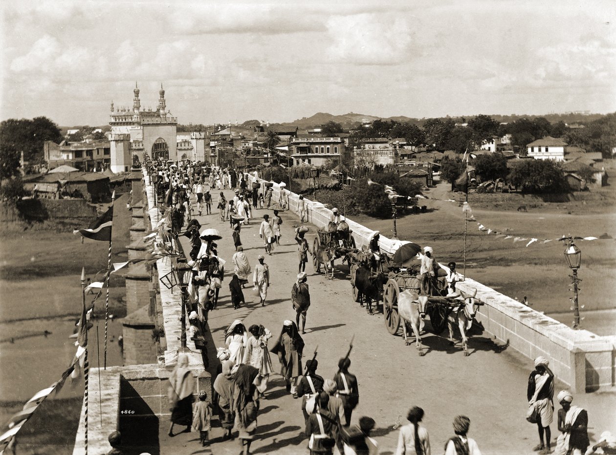 Fotografia da ponte de entrada para a cidade de Hyderabad de Lala Deen Dayal