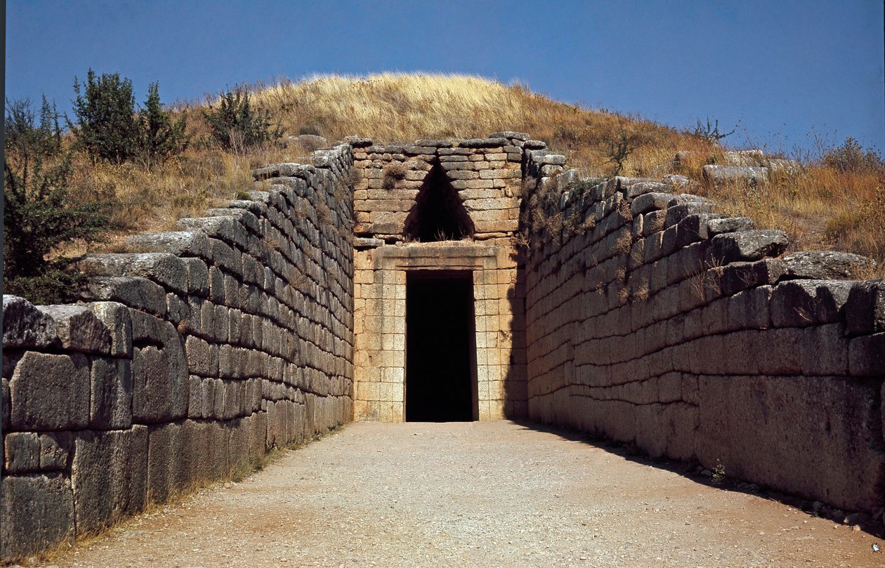 Entrada do túmulo de Agamenón chamado "Tresor d
