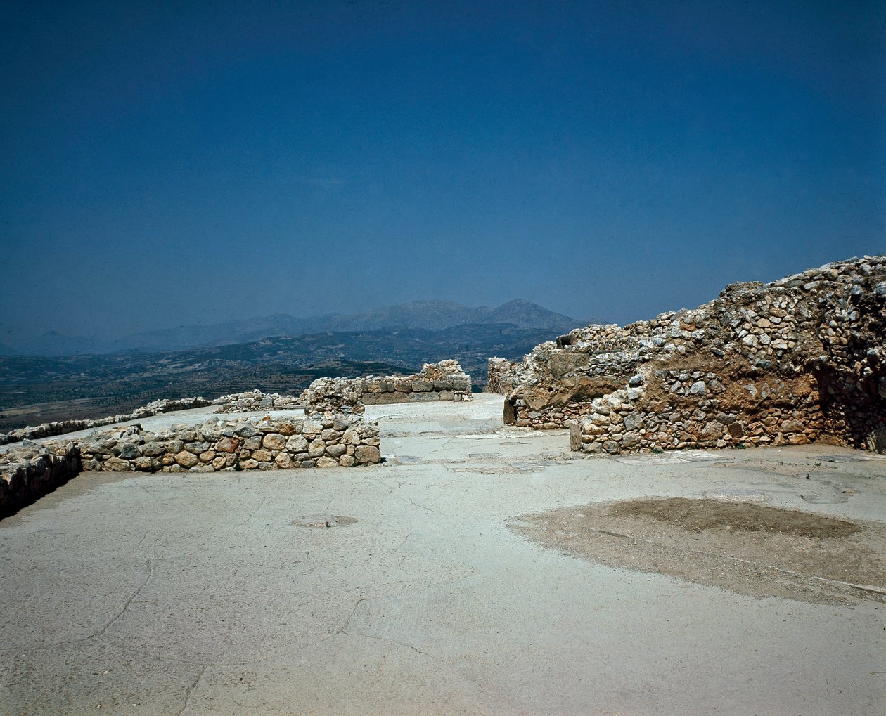 Megaron do Palácio Real: local da antiga cidade de Micenas, no Peloponeso (1500-1100 a.C.) Grécia de Late Helladic Period Mycenaean