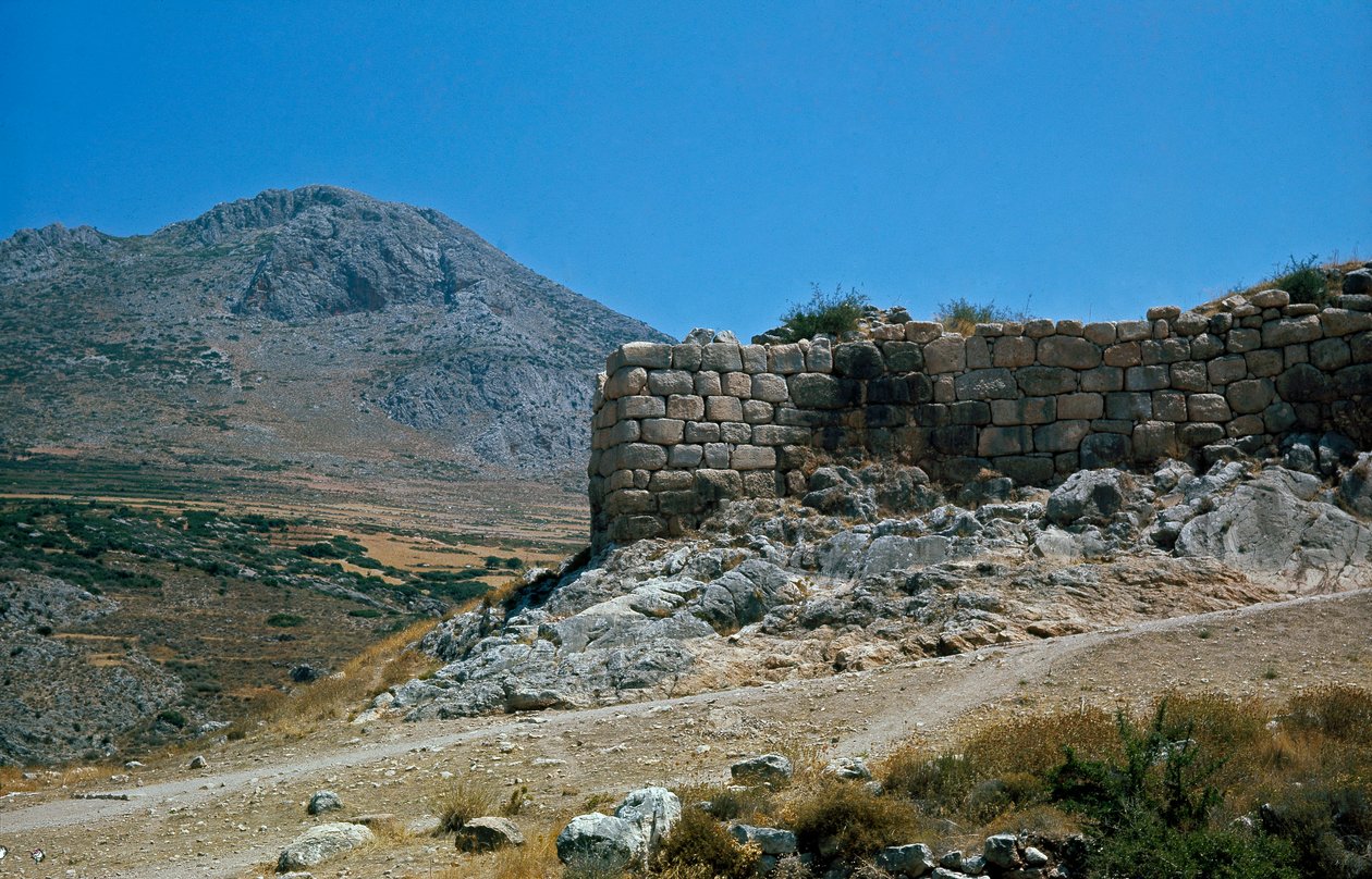 As muralhas da acrópole: local da antiga cidade de Micenas, no Peloponeso (1500-1100 a.C.) Grécia de Late Helladic Period Mycenaean