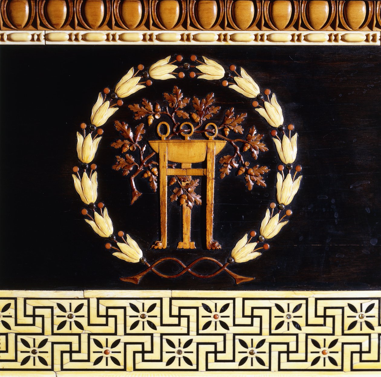 Um piano de grande importância desenhado por Sir Lawrence Alma-Tadema, ação da Steinway New York. Construído em 1887., 1887 de Lawrence Alma Tadema