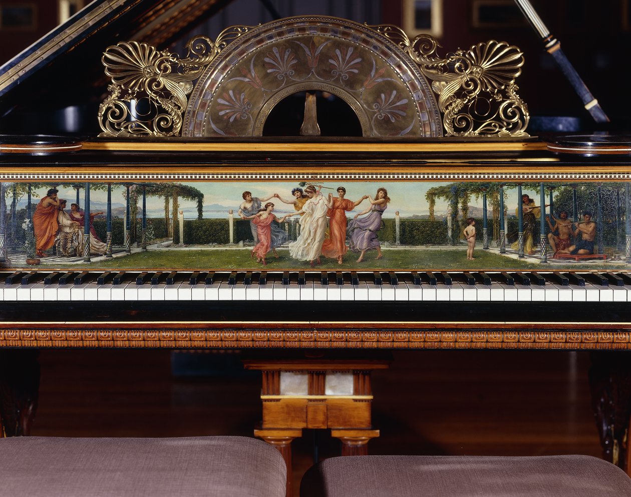 Um piano de grande importância desenhado por Sir Lawrence Alma-Tadema, ação da Steinway New York. Construído em 1887. de Lawrence Alma Tadema