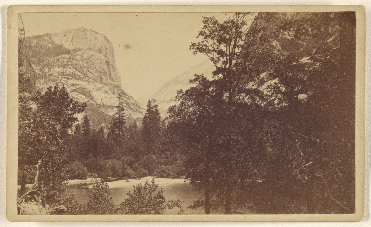 Lago Mirror. Vale de Yo-Semite. Mariposa Co. de Lawrence and Houseworth