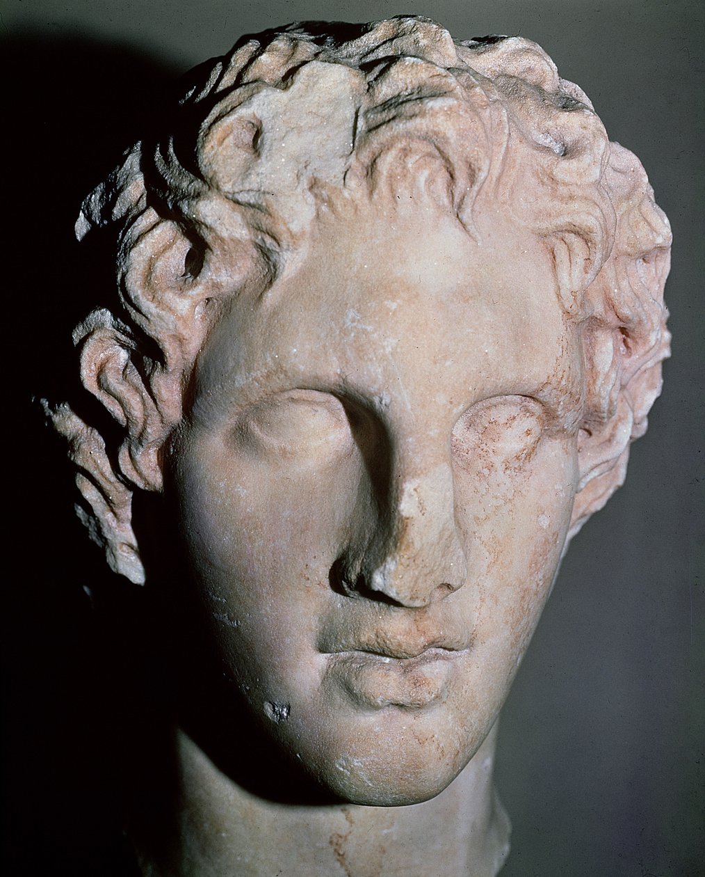 Cabeça de Alexandre o Grande (356-323 AC) (mármore) de Leochares Leochares