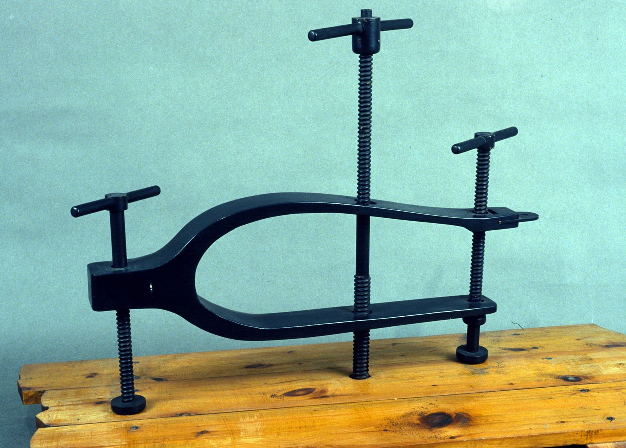 Sfondacarene, uma ferramenta usada para quebrar o casco de um navio inimigo. Modelo do desenho de Leonardo da Vinci (Leonardo da Vinci). Museu de Ciência e Tecnologia, Milão. de Leonardo da (after) Vinci