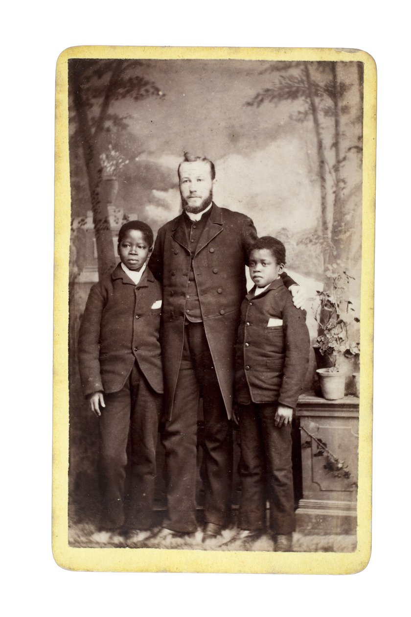 Kinkasa, 11 anos, Nkanza, 8 anos, Llnagollen, País de Gales, 1886 (albumen print) de Lettsome and Sons
