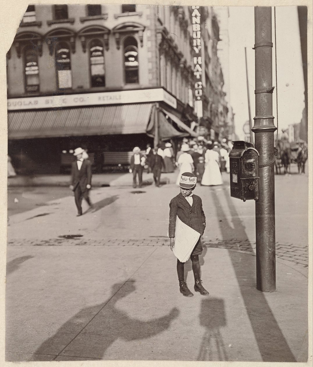 Auto-retrato com jornaleiro de Lewis Wickes Hine