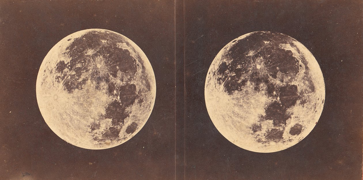 Lua Cheia: A Lua da Mão Esquerda foi fotografada em 2 de junho de 1871. A Lua da Mão Direita foi Pho..., 1871. de Lewis Morris Rutherfurd