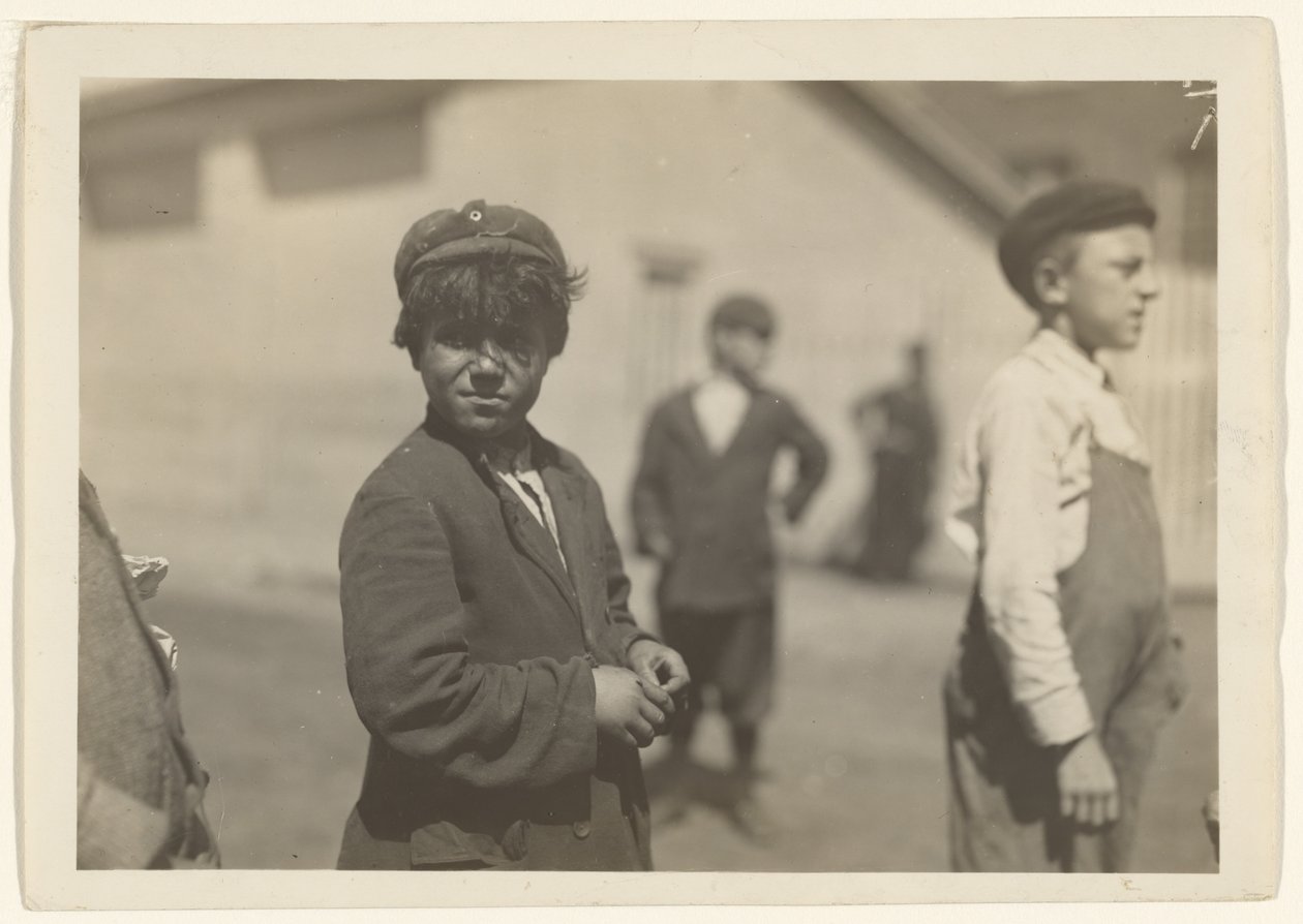 [Joe (José) Mello, Acushnet Mills, New Bedford, Massachusetts] de Lewis W. Hine