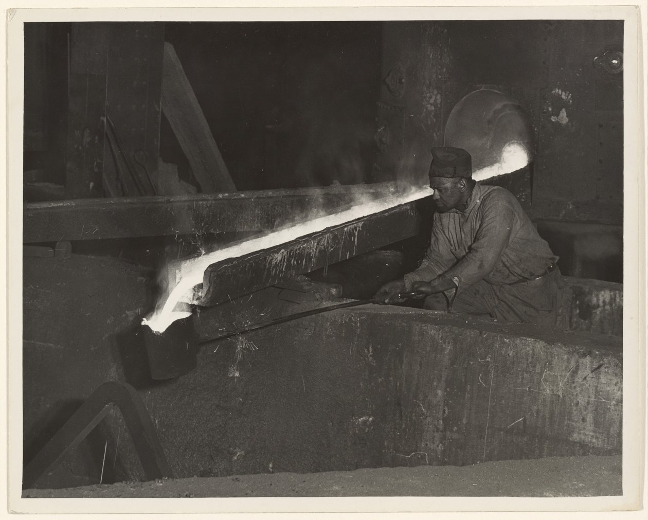 [Ajudante de moldador, Baldwin Locomotive Works, Eddystone, Pennsylvania]. de Lewis W. Hine