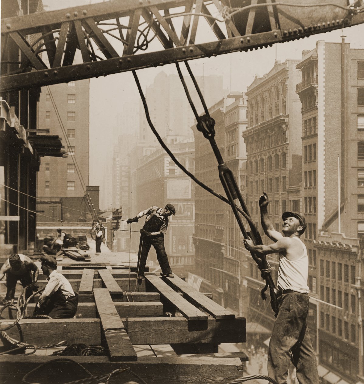 Trabalhadores da construção civil empire state building, c.1930 de Lewis Wickes Hine