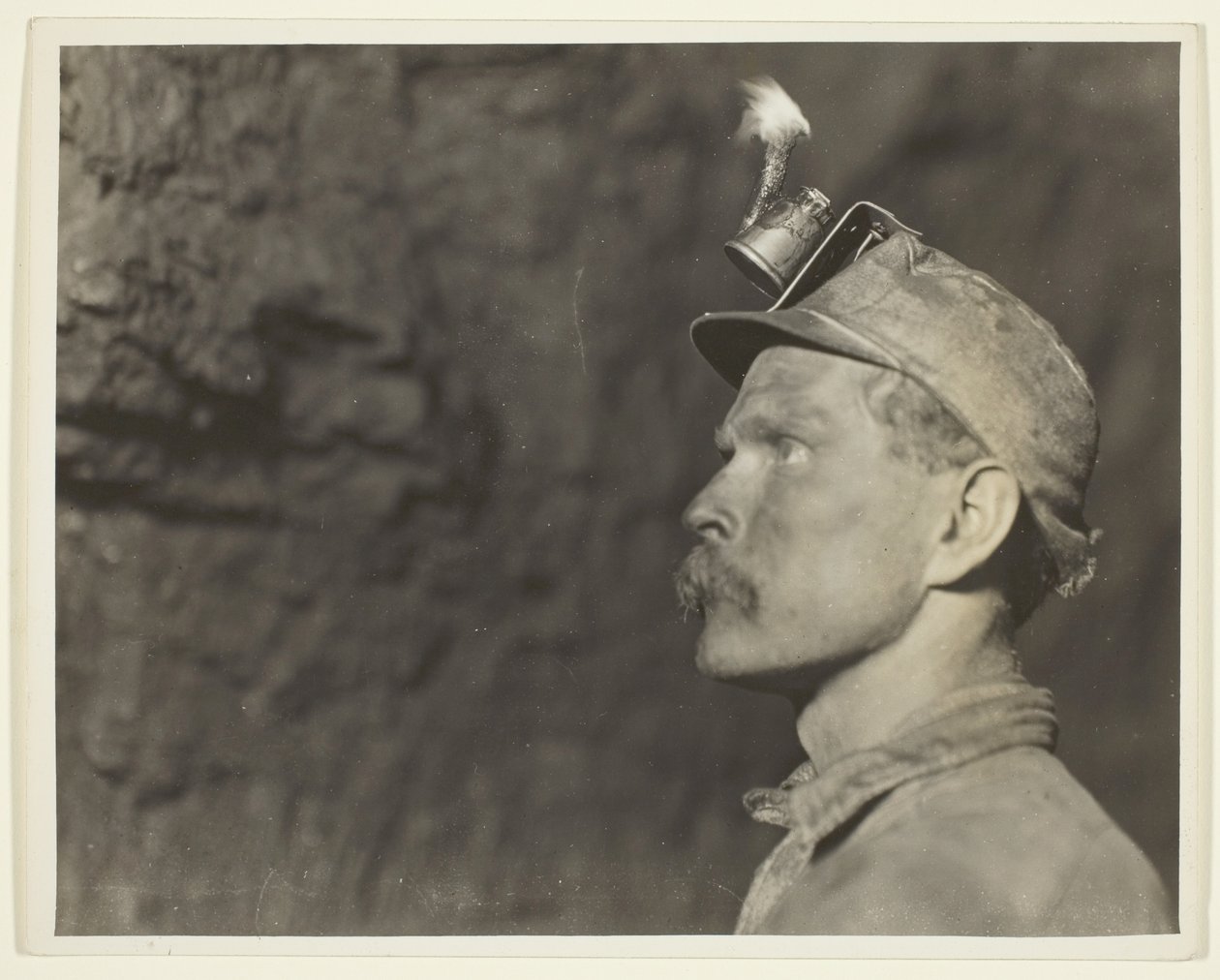 "Follow The Gleam", mineiro galês em Pa. Mina de carvão a uma milha da luz do dia de Lewis Wickes Hine
