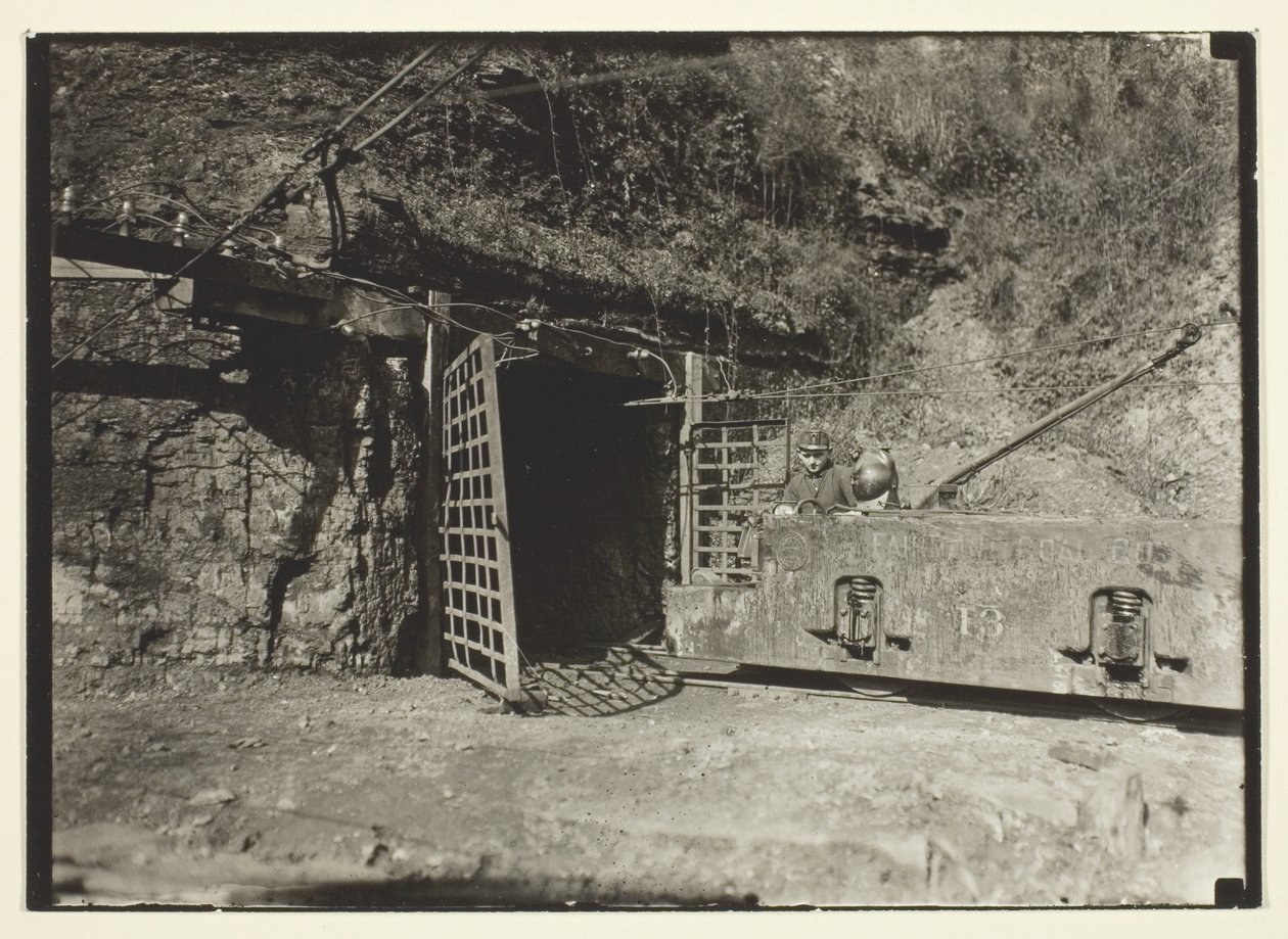 Motor para comboio de carvão, Virgínia Ocidental de Lewis Wickes Hine