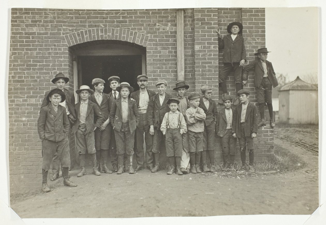 Hora do meio-dia, King Mfg. Co., Augusta, Geórgia de Lewis Wickes Hine