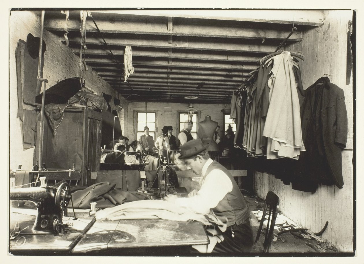 Old Time Garment Shop, Nova Iorque de Lewis Wickes Hine
