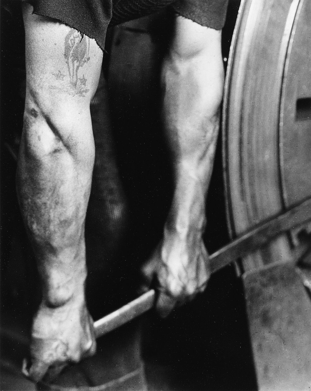 Trabalhador ferroviário - roda de aperto, 1925, impresso em 1931 de Lewis Wickes Hine
