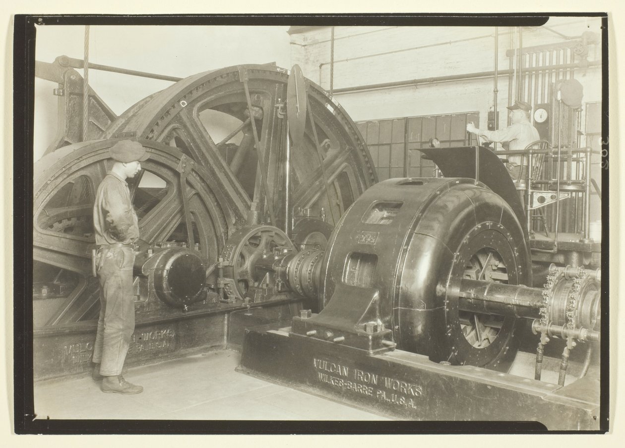 As minas hoje por cabos (eléctricos). Esta é a sala de força de uma mina de carvão da Pensilvânia de Lewis Wickes Hine