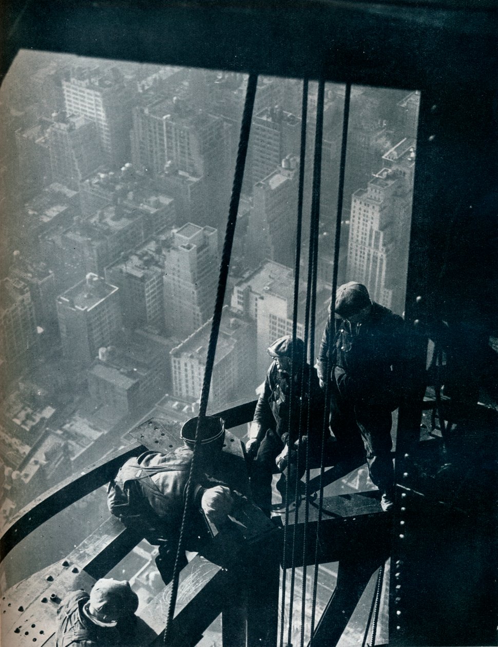 Os estágios finais do mastro, a rua fica a um quarto de milha abaixo, c1931 de Lewis Wickes Hine