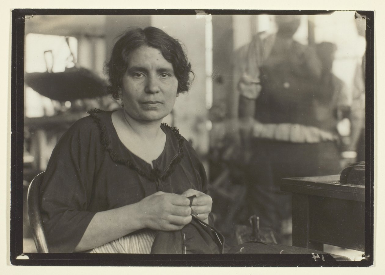 Mulher trabalhadora de vestuário de Lewis Wickes Hine