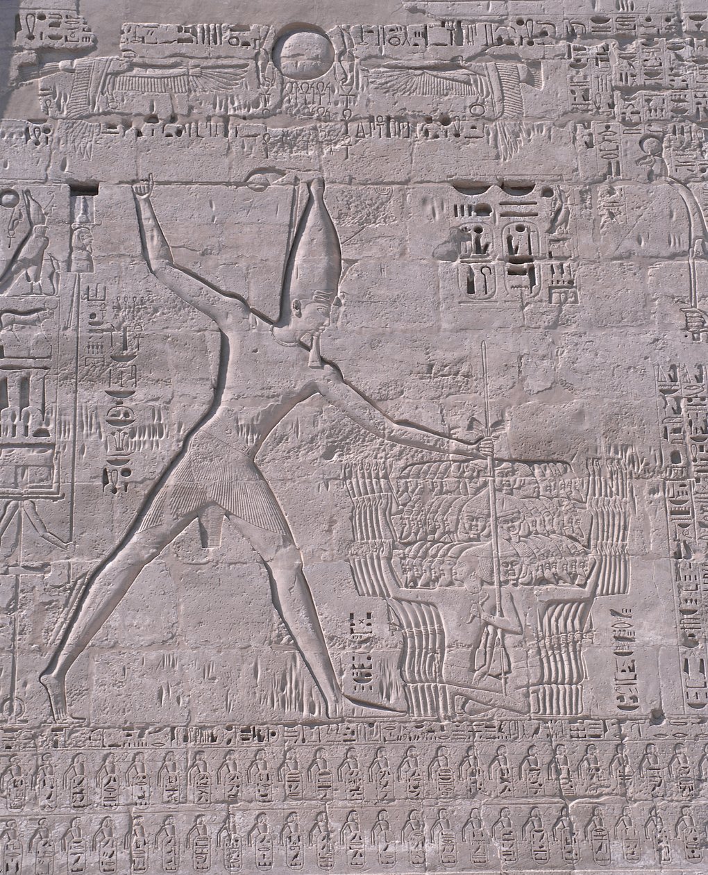 Esculturas na parede de um templo, Medinet Habu, Luxor, Egipto de Unbekannt Unbekannt
