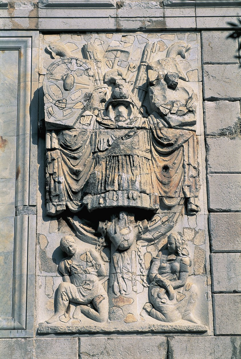 Grande plano de esculturas numa parede, Trophee Des Alpes, La Turbie, Provence-Alpes-Cote D