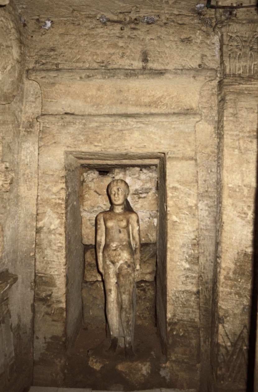 Egipto, Alexandria, Catacumbas de Kom-esh-Shuqafa, Interior do hipogeum, nicho com estátua feminina de Unbekannt Unbekannt