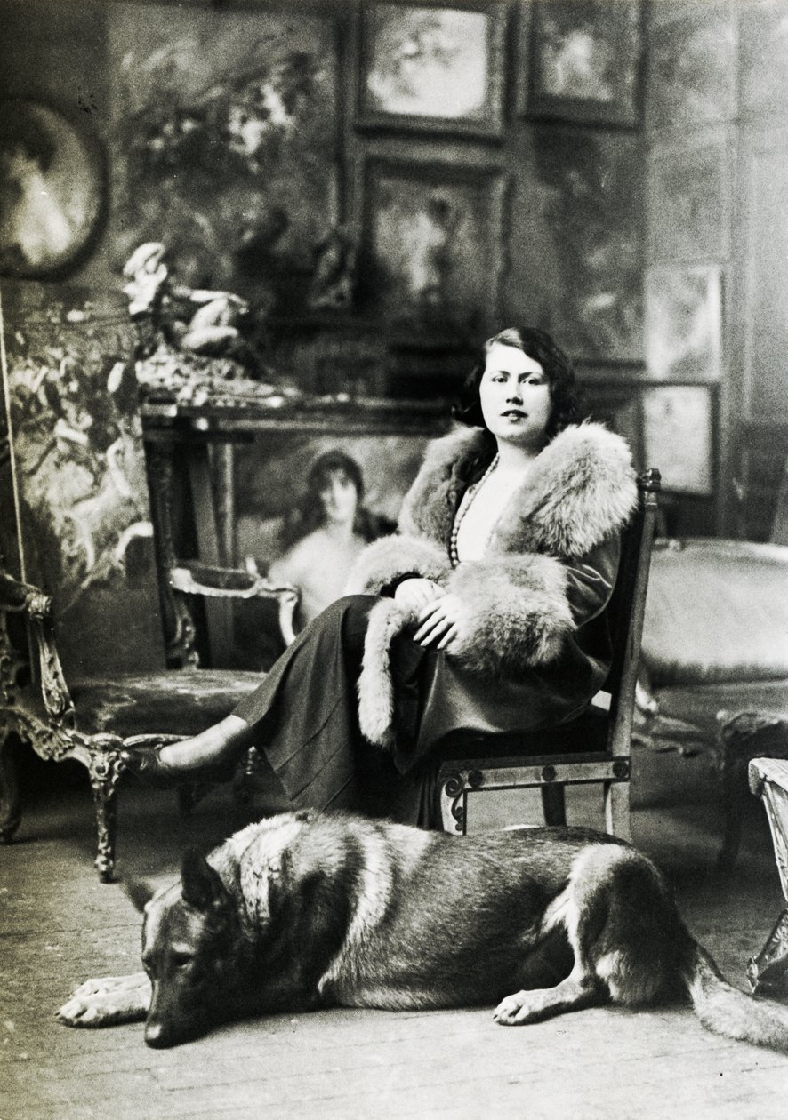 Emilia Cardona Boldini na Falconiera em 1931, esposa de Giovanni Boldini (foto a p/b) de Unbekannt Unbekannt