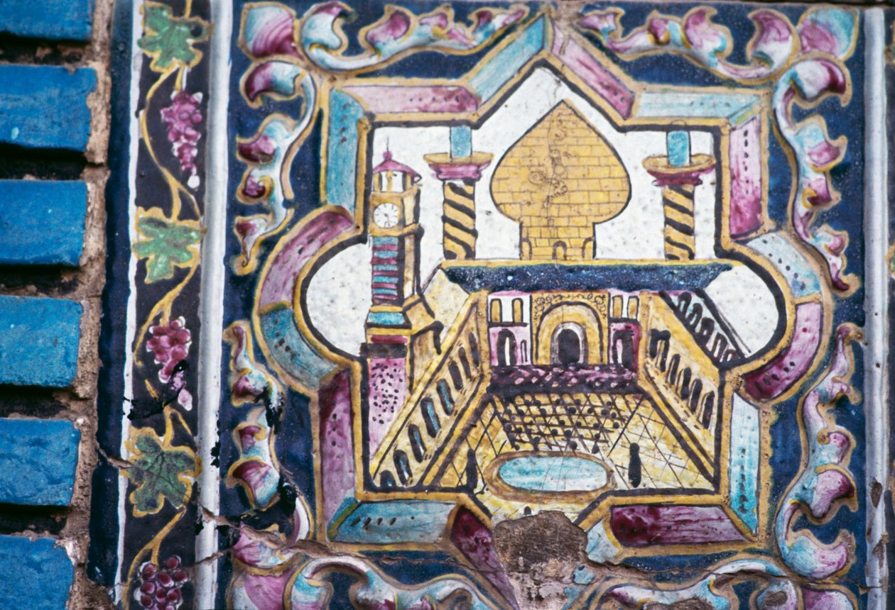 Vista da mesquita, decorações em azulejos policromos em Tekyeh Mo
