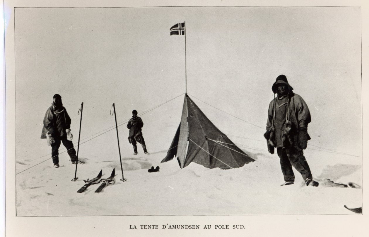 Tenda deixada no Pólo Sul por Roald Amundsen (1872-1928) em 1911, 1912 de Lieutenant Henry Robertson Bowers