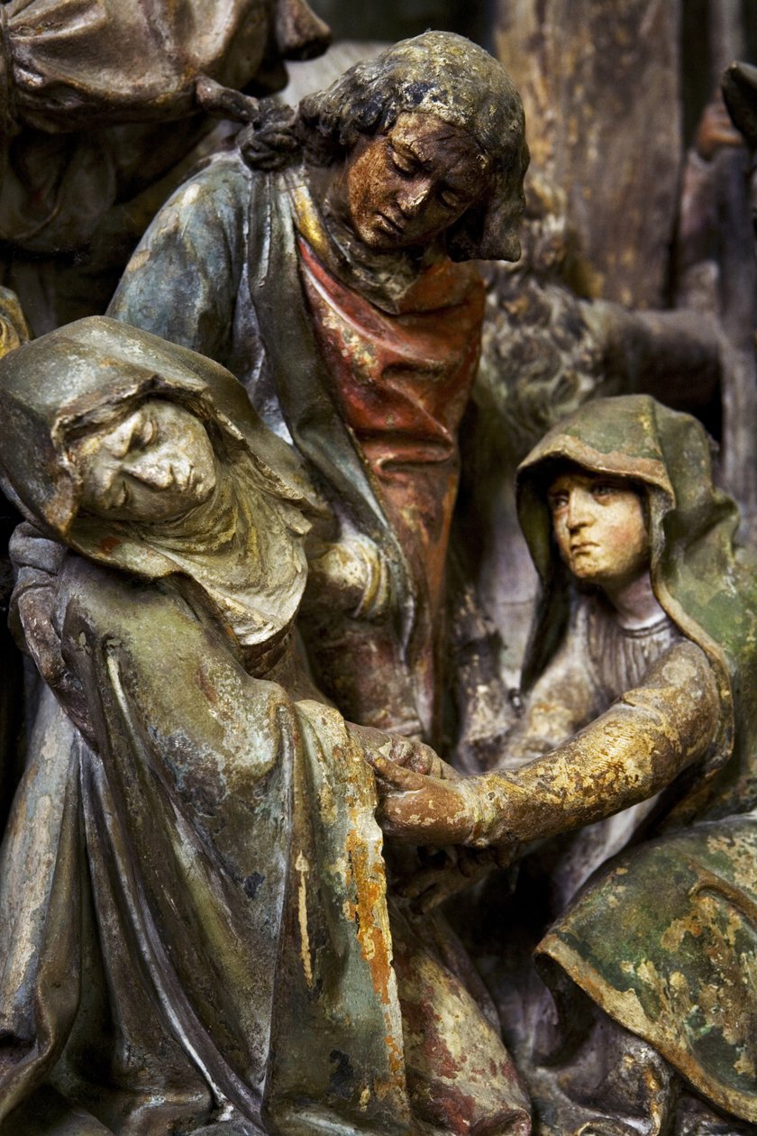 Peça de altar, painel central, detalhe, o desmaio da Virgem (pedra pintada) de Ligier Richier