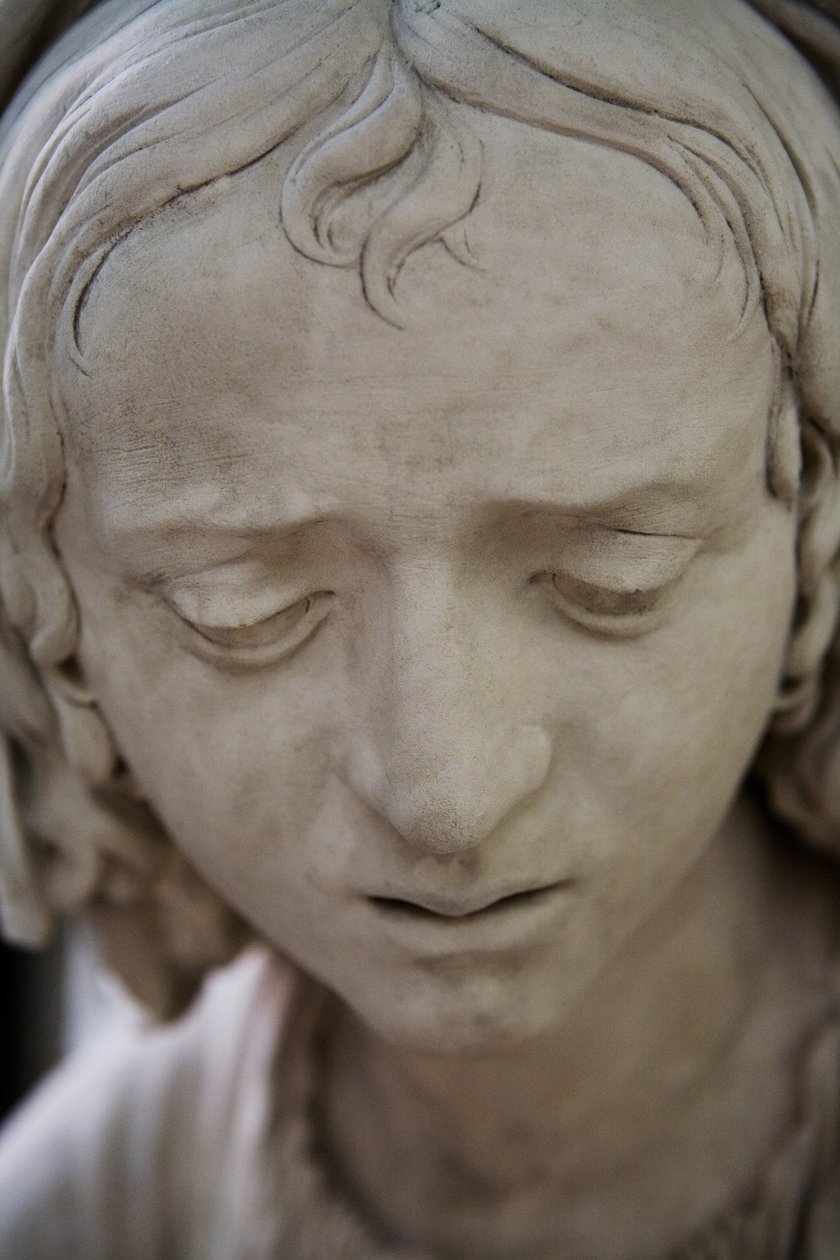O enterro e o desmaio da Virgem, detalhe: cabeça de Salomé de Ligier Richier
