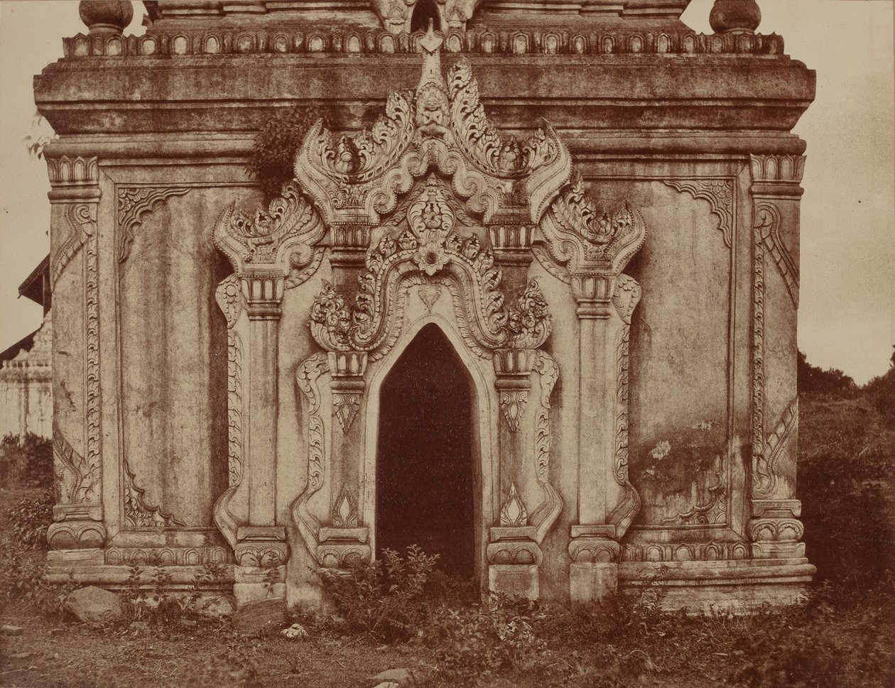 Tsagain Myo: Entrada de um pequeno pagode de Linnaeus Tripe