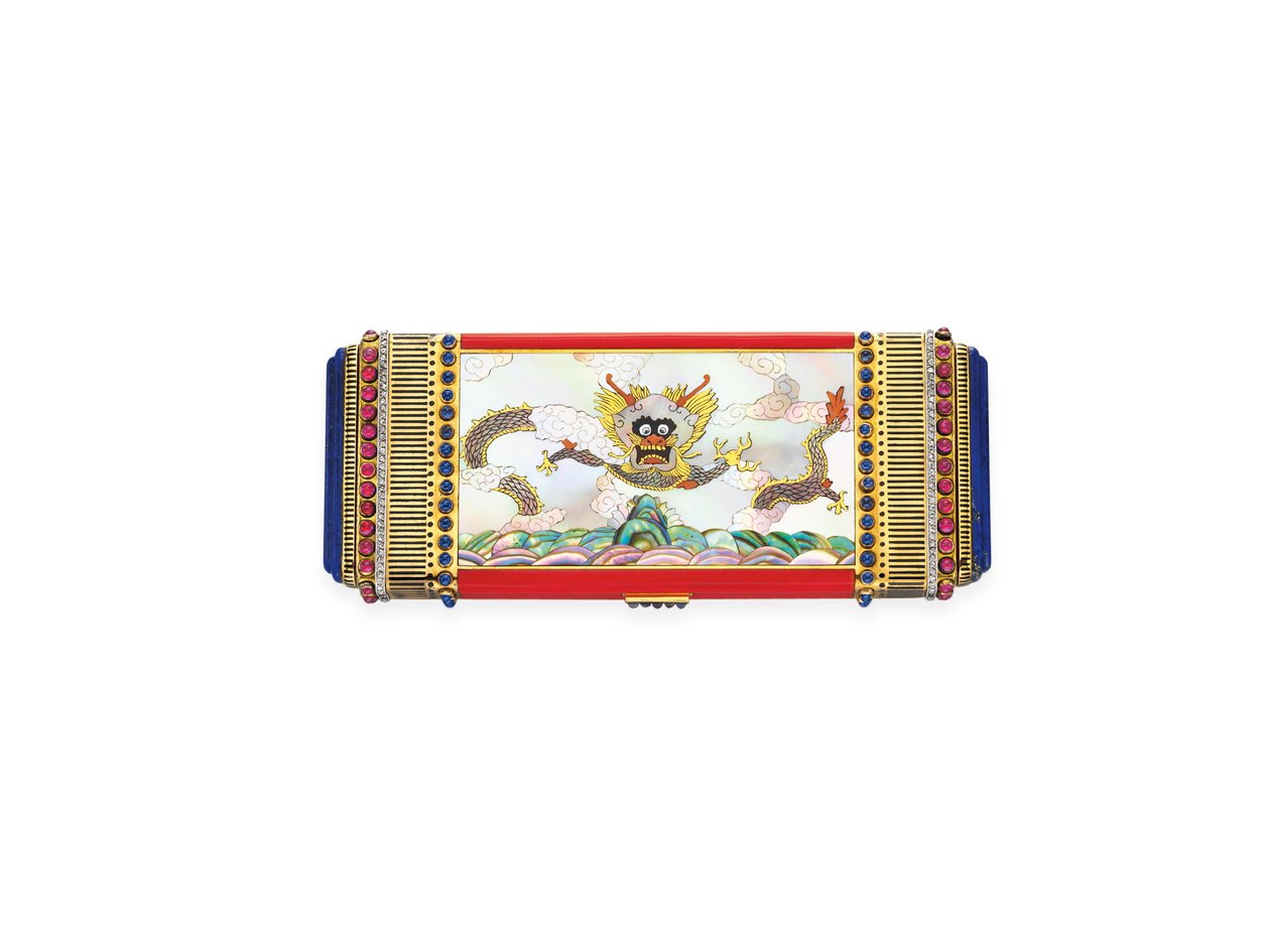 Estojo de toucador Art Déco, c.1925 (esmalte, madrepérola, rubis, safiras, diamantes, lápis-lazúli e ouro) de Linzeler Marchak Linzeler Marchak