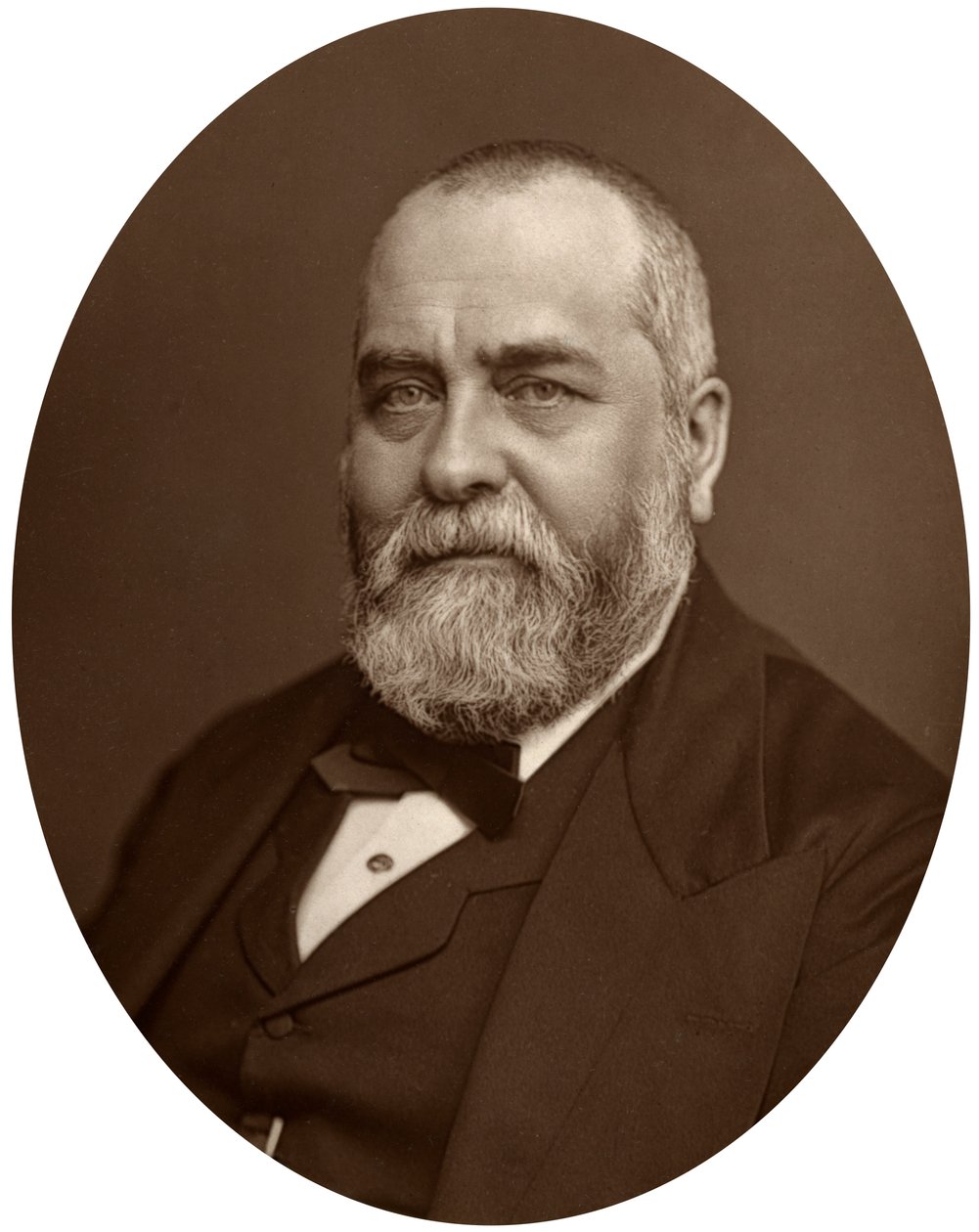 Sir Francis Philip Cunliffe Owen, diretor do Museu South Kensington, 1880. de Lock and Whitfield
