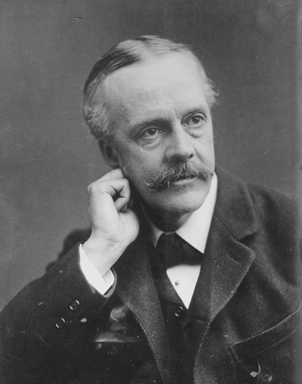 Arthur James Balfour de London Stereoscopic Company
