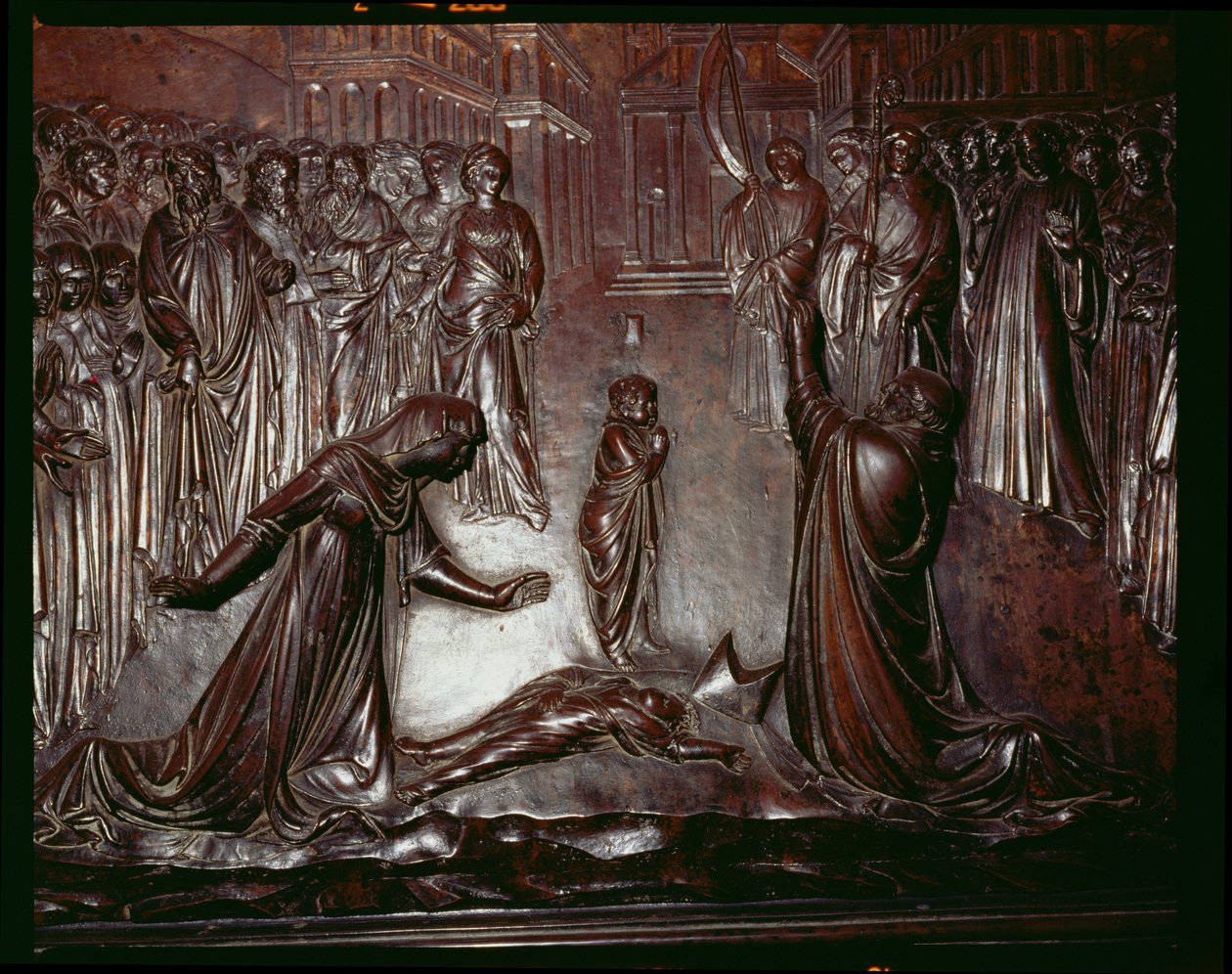 O Santuário de São Zenóbio, detalhe da criança morta, c.1432-42 detalhe em bronze de 97641 de Lorenzo Ghiberti
