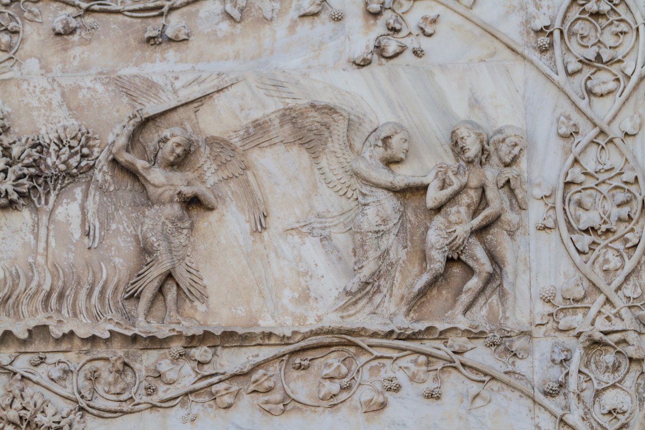 Expulso do Éden, detalhe de Histórias do Génesis, baixos-relevos de Lorenzo Maitani (antes de 1275-1330), primeiro pilar, fachada lateral da catedral de Orvieto, Úmbria, Itália de Lorenzo Maitani