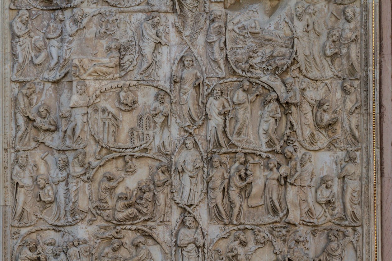 Jesse tree e profecias messiânicas, Stories of Genesis, baixos-relevos de Lorenzo Maitani (antes de 1275-1330), segundo pilar, fachada da catedral de Orvieto, Úmbria, Itália de Lorenzo Maitani
