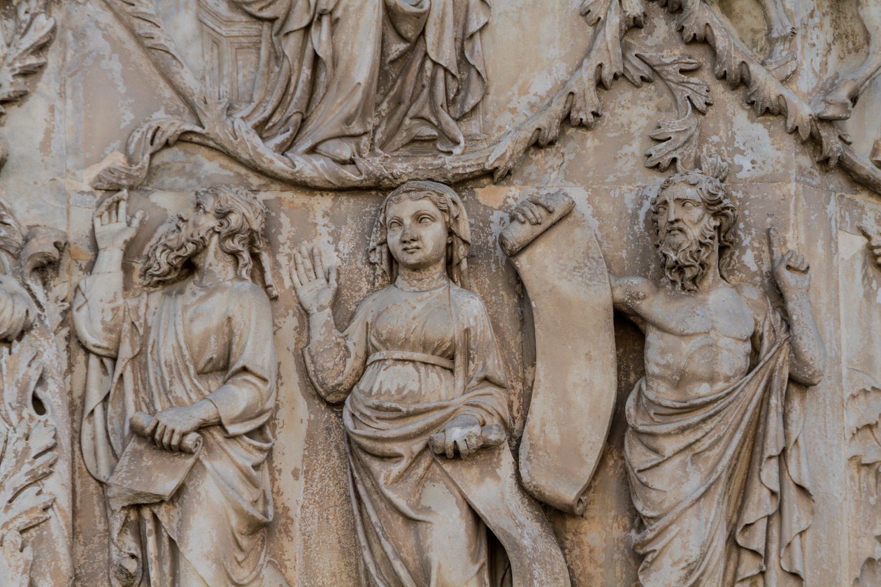 Profetas, detalhe de Jessé e profecias messiânicas, Histórias do Gênesis, baixos-relevos de Lorenzo Maitani (antes de 1275-1330), segundo pilar, fachada da catedral de Orvieto, Úmbria, Itália de Lorenzo Maitani
