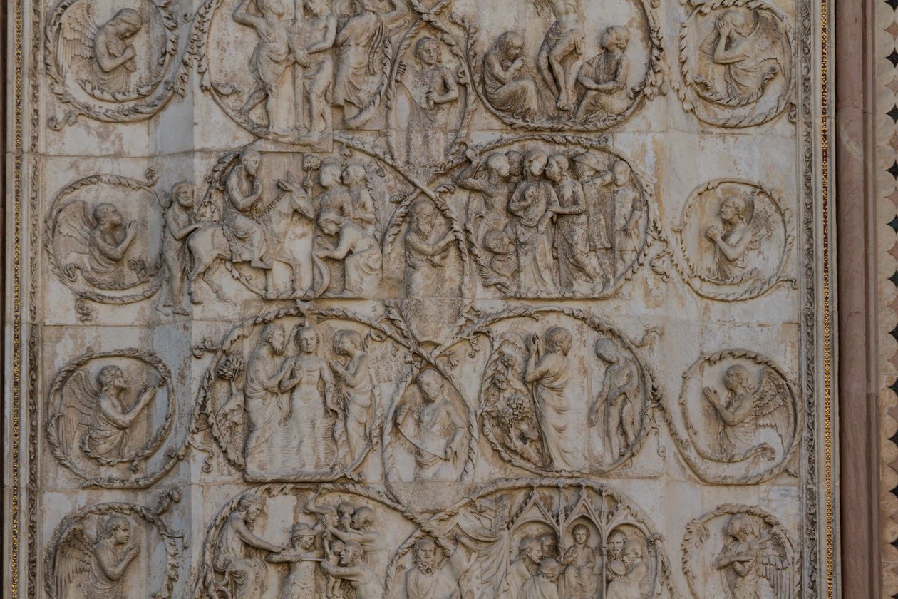 Cenas da vida de Cristo, Histórias do Novo Testamento, baixos-relevos de Lorenzo Maitani (antes de 1275-1330), terceiro pilar, fachada da catedral de Orvieto, Úmbria, Itália de Lorenzo Maitani