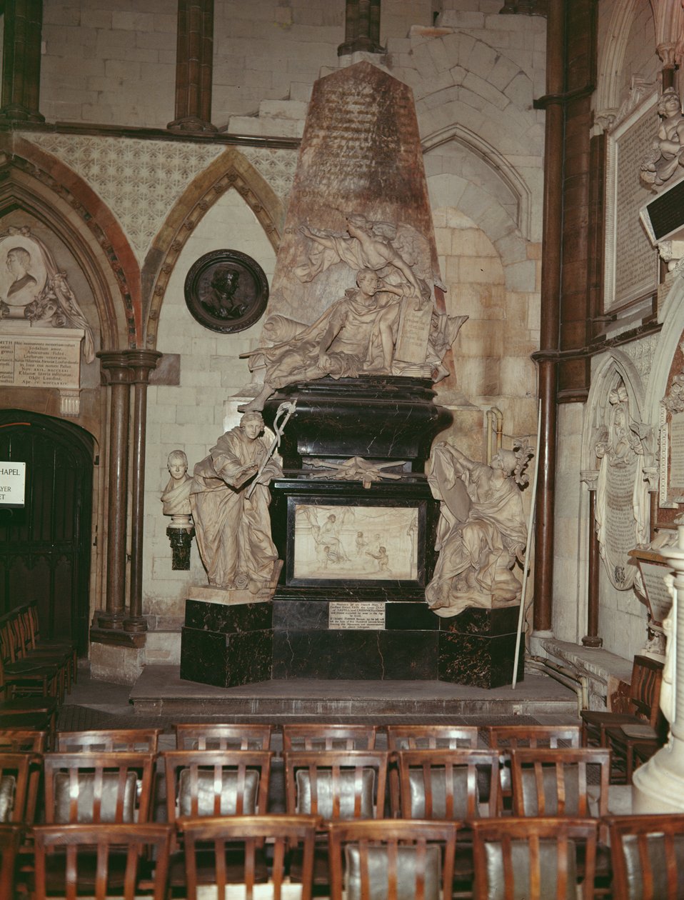 Monumento Funeral a John Campbell, 2º Duque de Argyll (mármore) de Louis Francois Roubillac