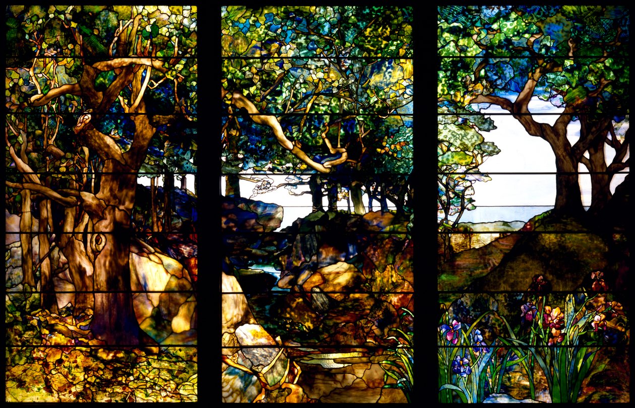 Uma paisagem arborizada em três painéis, c.1905 (vidro, folha de cobre, chumbo e madeira) de Louis Comfort Tiffany