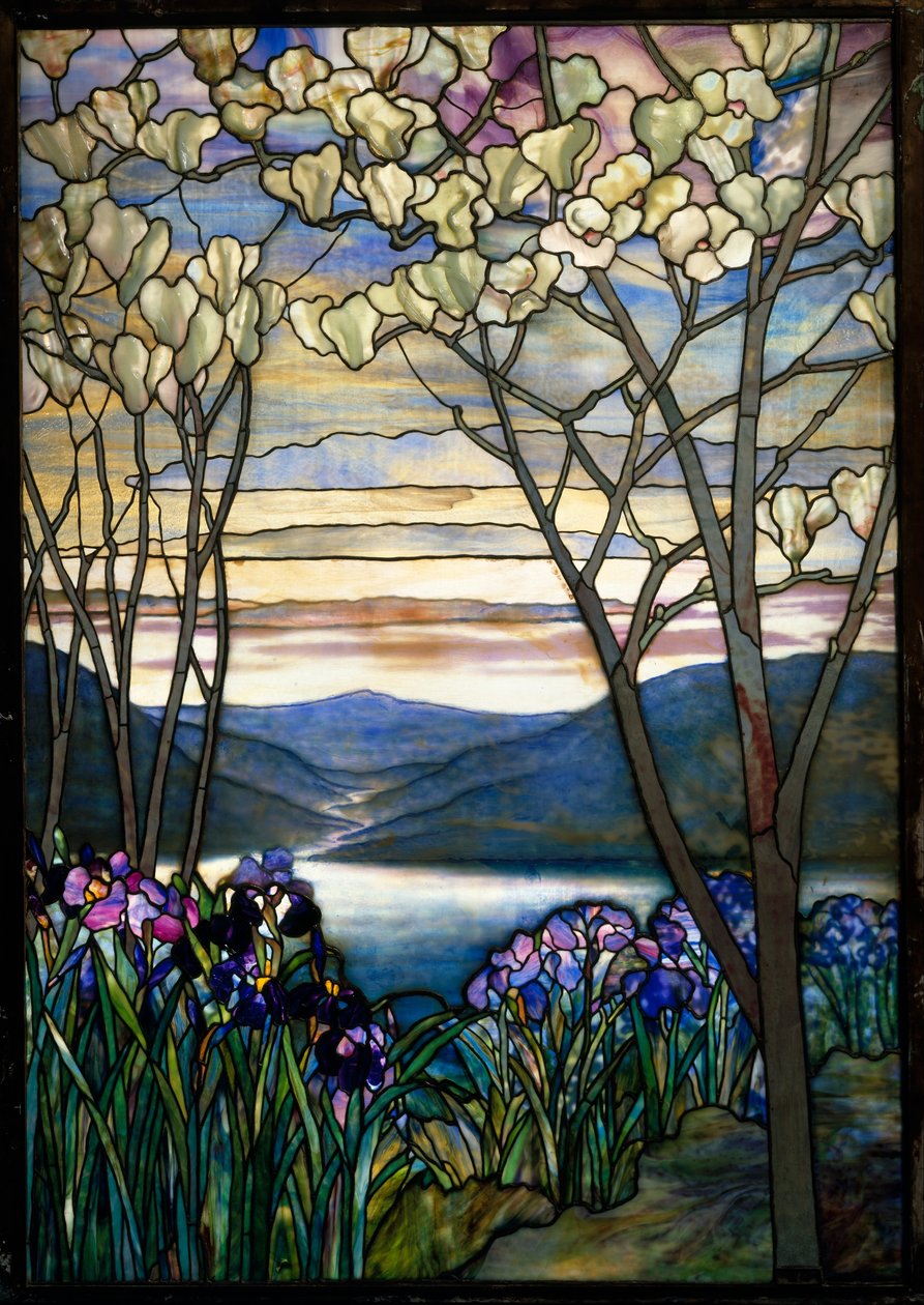 Magnólias e Íris, c.1908 (vidro Favrile com chumbo) de Louis Comfort Tiffany