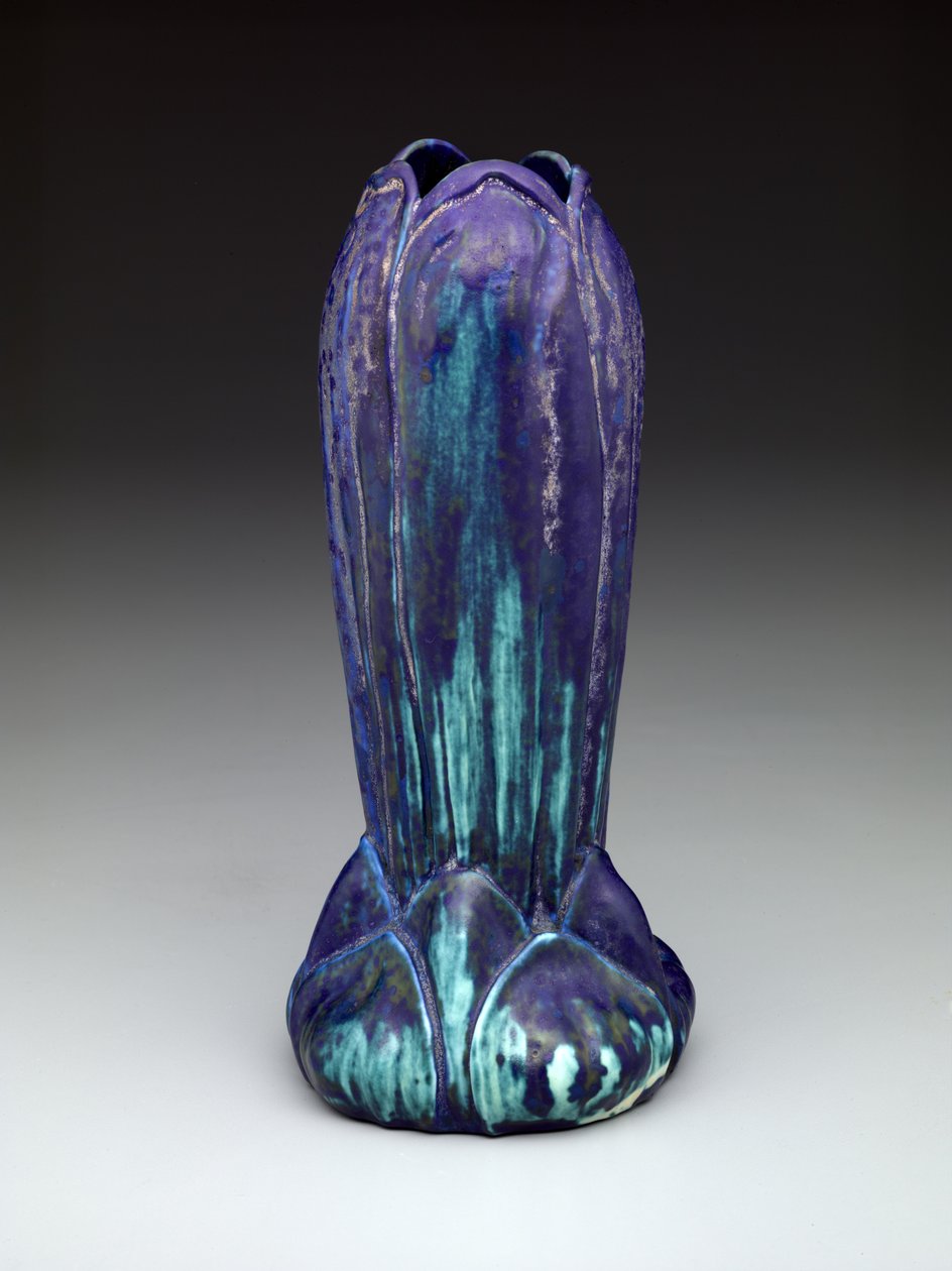 Vaso, c.1905-19 (faiança) de Louis Comfort Tiffany